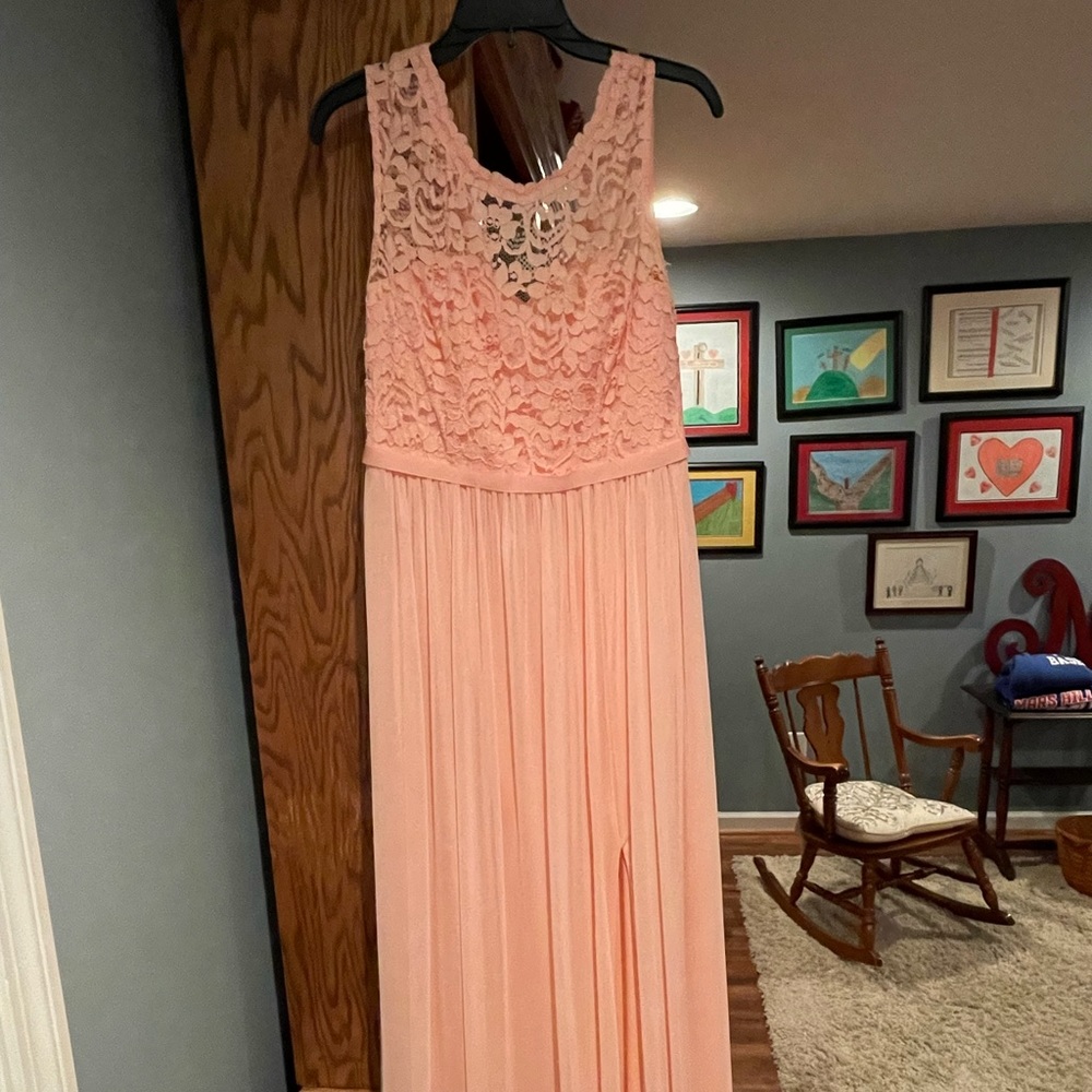 David’s Bridal Bridesmaid’s Dress- Size 8